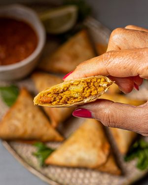 Samosas at Asoka Plant-Based Market in Parede