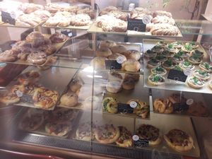 Mini pizzas, swirls and more at Puchate Vegan Bakery in Katowice