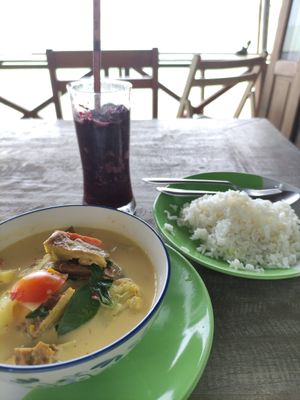 'duck' curry at Tamachat Vegan Food - ธรรมชาติ in Koh Samui