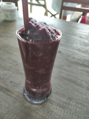 Blueberry smoothie at Tamachat Vegan Food - ธรรมชาติ in Koh Samui
