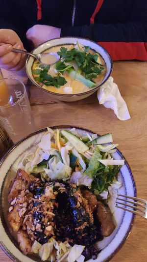 Pho und La Tao Bowl at Veggie Vu  in Cologne