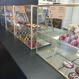 The varieties of bonbons on display at Casita Cacao in Emmen