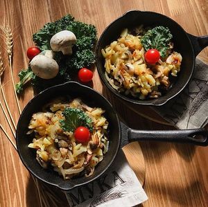 Fried potatoes and mushrooms at Gostinaya Muka in Vladimir