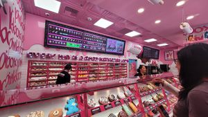  at Pinkbox Doughnuts in Las Vegas