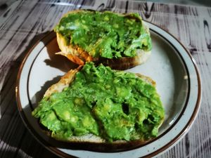 Johnny cake with avocado at Jammin Comunidad Vegana in Puerto Viejo De Talamanca