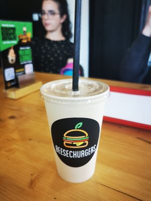 chocolate shake at Beesechurgers in The Hague