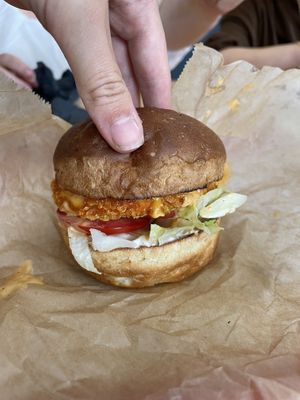 The crunchy king at Beesechurgers in The Hague