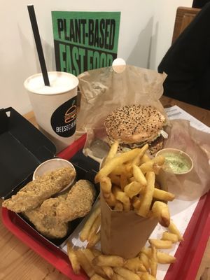 King’s churger, tenders (=nuggets), fries and peach milkshake   at Beesechurgers in The Hague