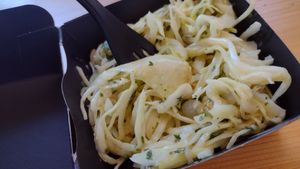 Cole slaw at Beesechurgers in The Hague