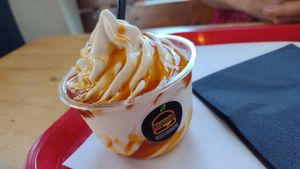 Caramel sundae at Beesechurgers in The Hague