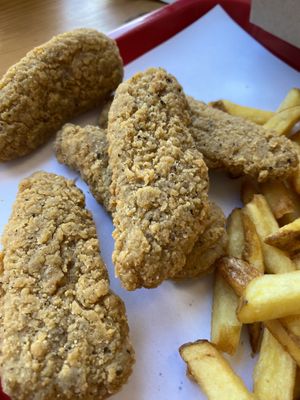 Vegan “chicken” tenders  at Beesechurgers in The Hague