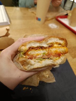 Royal chicken at Beesechurgers in The Hague