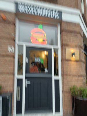 Front of store (bad photo but you can recognize it anyway) at Beesechurgers in The Hague