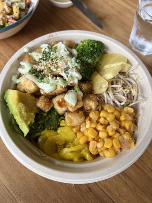 Eden bowl   at Po-Ké Ono in Oranjestad