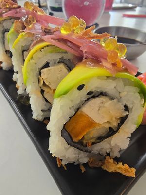 vegan sushi at Po-Ké Ono in Oranjestad