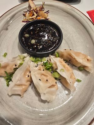 vegan dumplings at Po-Ké Ono in Oranjestad