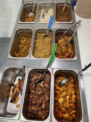 Hot foods at Boca Fresca in Winter Park