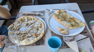 Pizza Vegan Truffle & Vegan Garlic Bread #Veganuary at Chris Kitchen in Fuerteventura