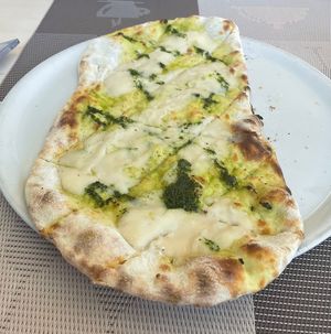Vegan garlic bread with vegan mozzarella  at Chris Kitchen in Fuerteventura