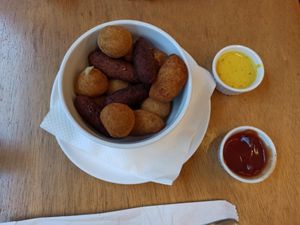 Salgadinhos variados at Jaya Culinária Natural in Teresopolis