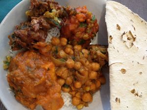 Vegan vindaloo, pakora, chana masala, cauli wings at Curry Kitchen in Lakewood