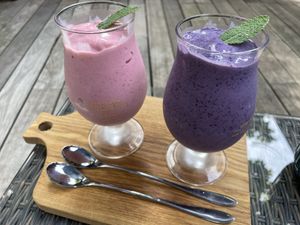 Strawberry and blueberry smoothies. at Cotonoha Kitakamakura  in Kamakura
