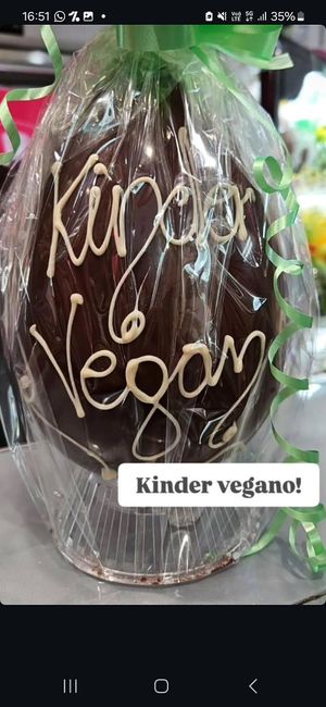 Uovo kinder vegano! at L'Angolo del Gelato  in Naples