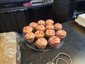 Strawberry valentine's cupcakes vegan at We Love Coffee in Leuven