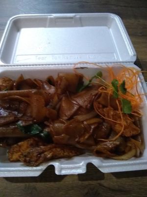 Drunken noodles tofu no egg at Shogun Sushi Hibachi and Thai in Cambridge