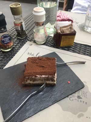 tiramisu at Vegamore in Milan