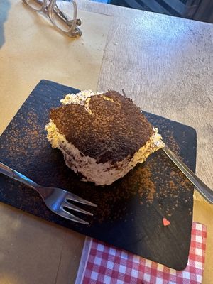 Tiramisu #Veganuary at Vegamore in Milan