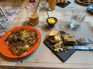 We went for the pakora and panzerotto. The vegan mayo was so tasty too - turmeric, mustard and capers.   at Vegamore in Milan