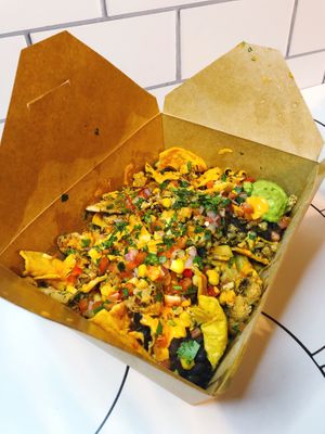Cauliflower Asada Nachos at Más Veggies Taqueria in Pasadena