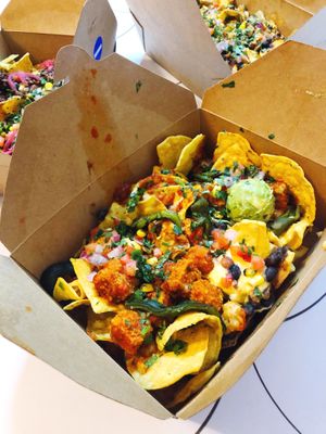 Crispy Poblano Chicken Nachos at Más Veggies Taqueria in Pasadena