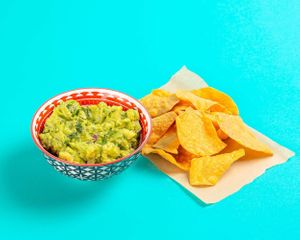 Chips & Guacamole at Más Veggies Taqueriaa in New York City