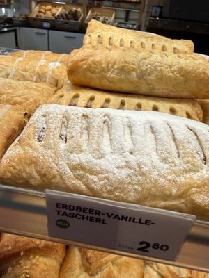 danishes  at Anker - Schwedenpl  in Vienna
