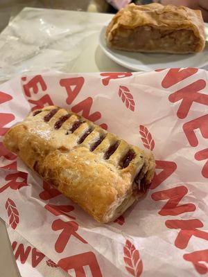   at Anker - Opernpassage in Vienna