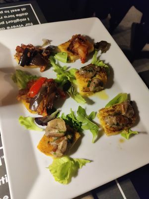 Bruschette di polenta con porcini e melanzane a funghetto at Osteria Casa Pepe in Trieste