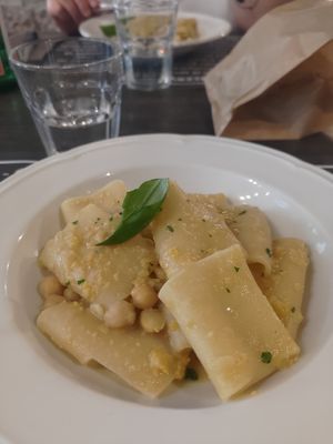 Paccheri crema di ceci at Osteria Casa Pepe in Trieste