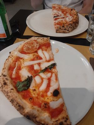 Vegan margherita to share :) at Osteria Casa Pepe in Trieste