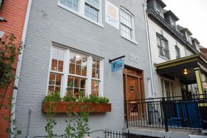 Outside Day at Mount Desert Island Ice Cream in Washington