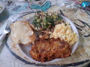 Ago smash with hash brown and garlic mushrooms at Mayhem At Machans in Machans Beach