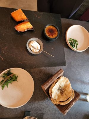 Naan, sweet potato, crème brûlée, mayo combo at Altatto in Milan
