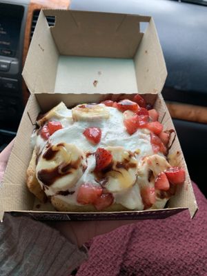 Banana Split   at Cinnaholic in Chicago