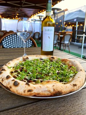 Black Magic pizza in the patio at Pura Vita in Redondo Beach