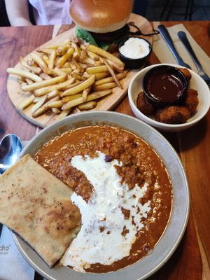 Lentil Dal, Bean Burger and Tofu Nuggets at E.P's Takeaway in Copenhagen