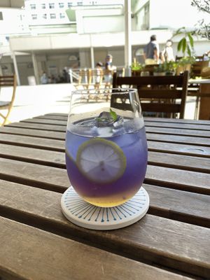 Butterfly pea lemonade   at Millow Kitchen in Yokohama