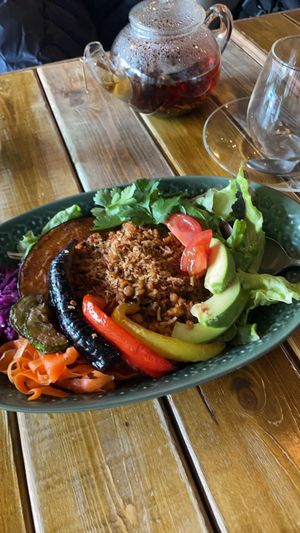 Vegan curry and butterfly pea tea   at Millow Kitchen in Yokohama