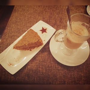 Glutenfree lemon/cinnamon cake & hot chocolate at Sweeties by Celia in Samara