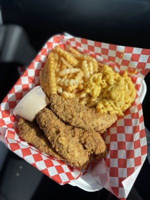4 piece combo  at Don't be Chick'n in San Jose